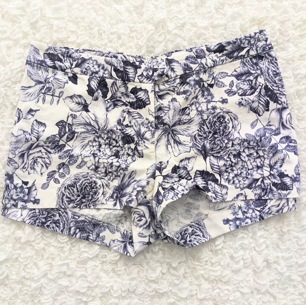 Navy Floral White Shorts